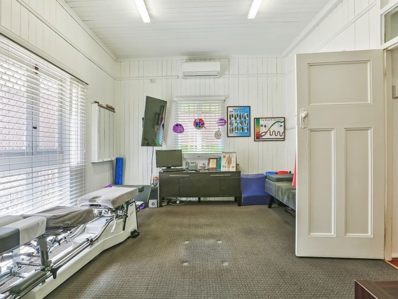 10 Park Terrace, Sherwood QLD 4075