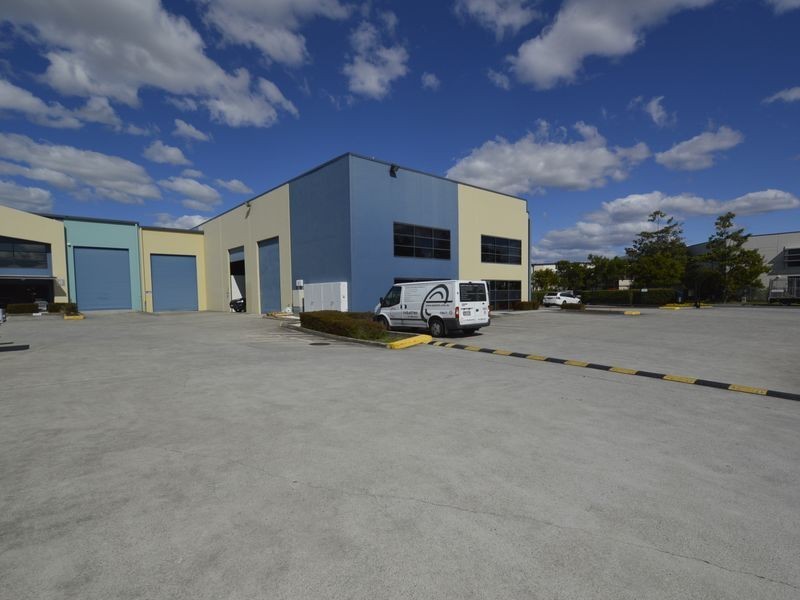 4/8 Riverland Drive, Loganholme QLD 4129