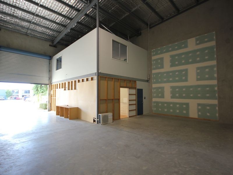 4/8 Riverland Drive, Loganholme QLD 4129