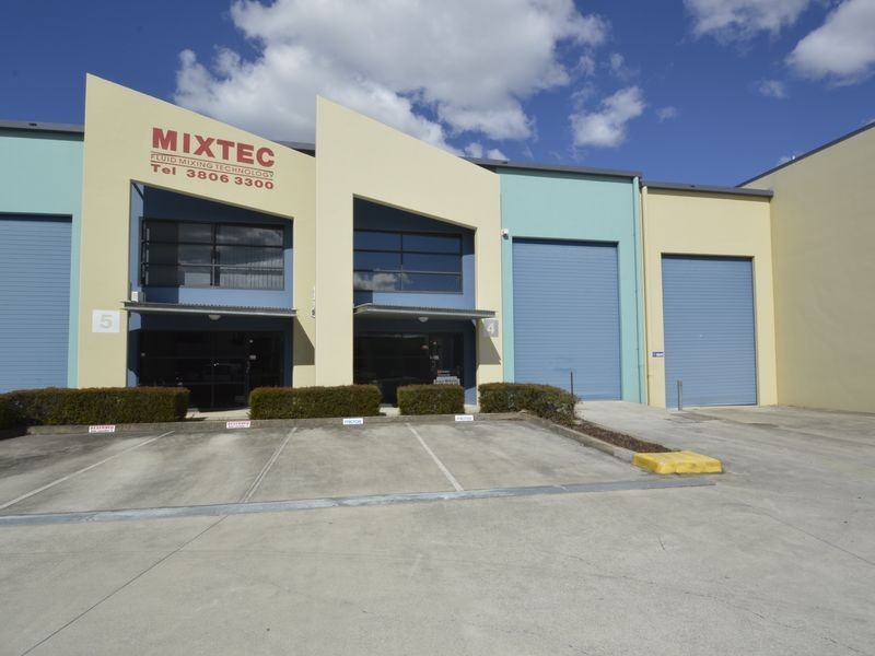 4/8 Riverland Drive, Loganholme QLD 4129