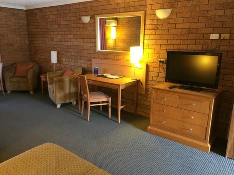 James Street Motor Inn/88 James Street, South Toowoomba QLD 4350