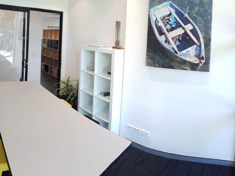 4B/2404 Logan Road, Eight Mile Plains QLD 4113