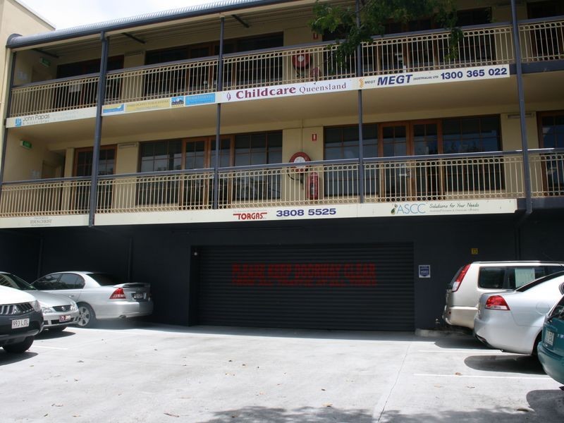 1/6 Vanessa Boulevard, Springwood QLD 4127