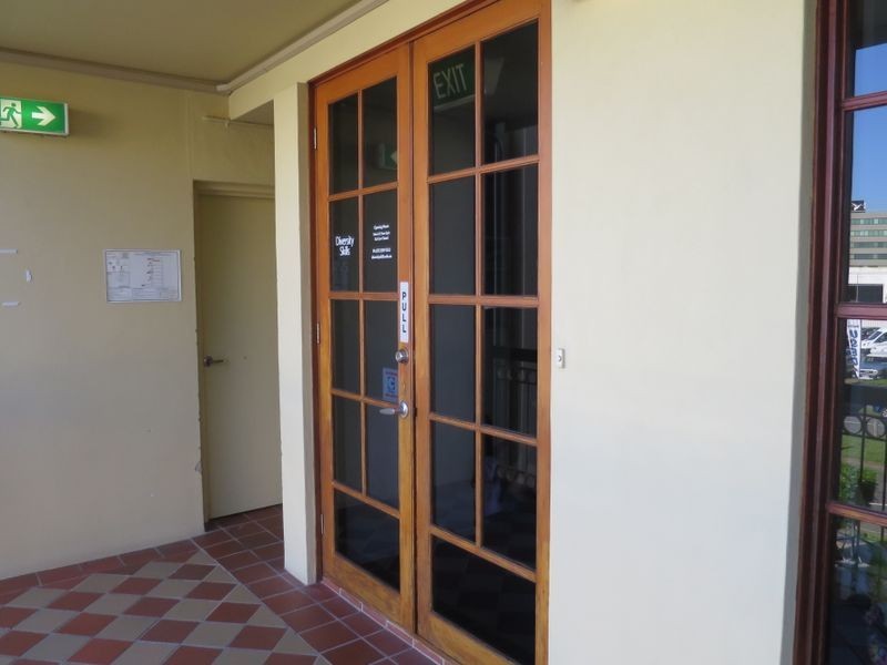 1/6 Vanessa Boulevard, Springwood QLD 4127