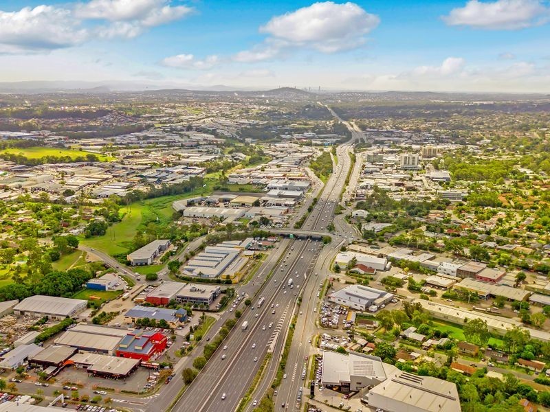 Suite 2 & 3/3431 Pacific Highway, Springwood QLD 4127
