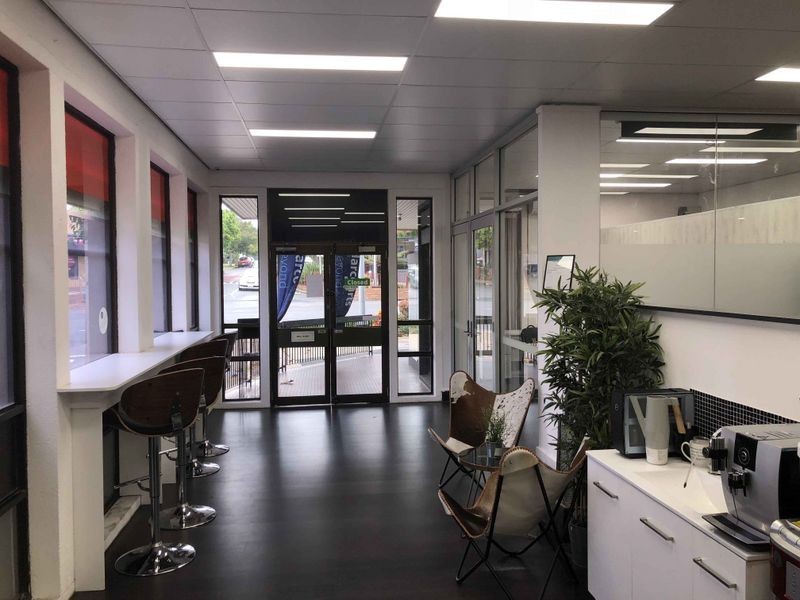 956 Logan Road, Holland Park West QLD 4121