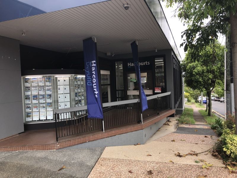 956 Logan Road, Holland Park West QLD 4121