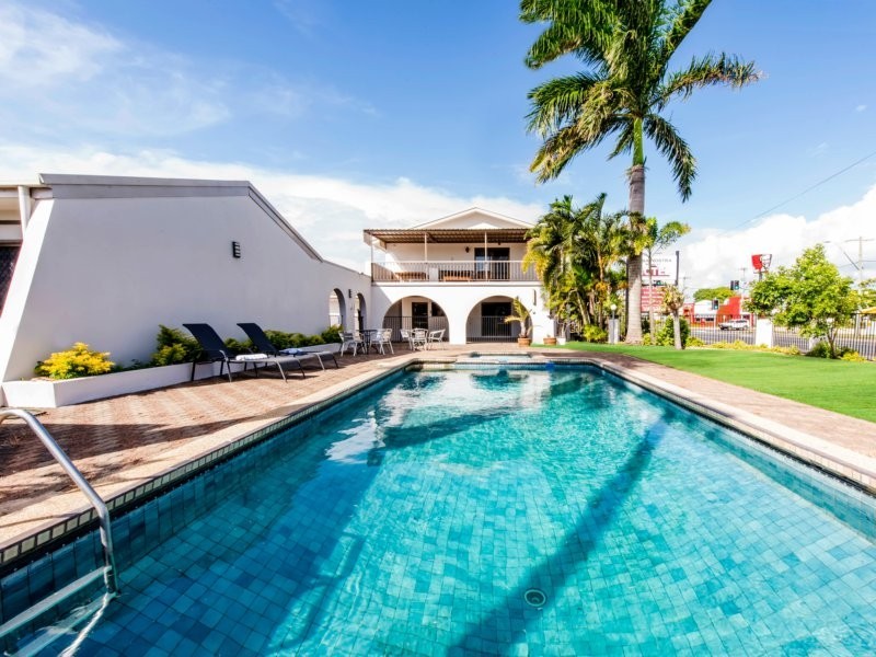 Casa Nostra Motel/30 Nebo Road, West Mackay QLD 4740