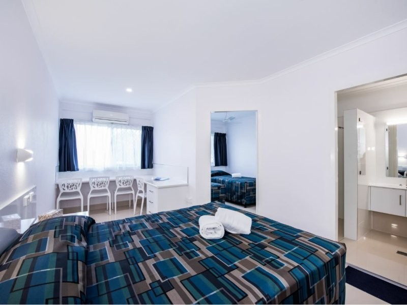 Casa Nostra Motel/30 Nebo Road, West Mackay QLD 4740