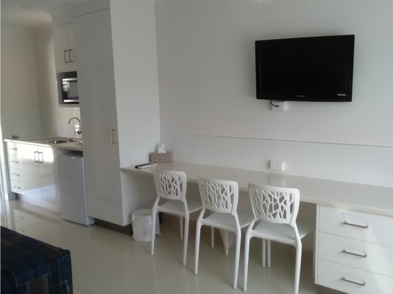 Casa Nostra Motel/30 Nebo Road, West Mackay QLD 4740