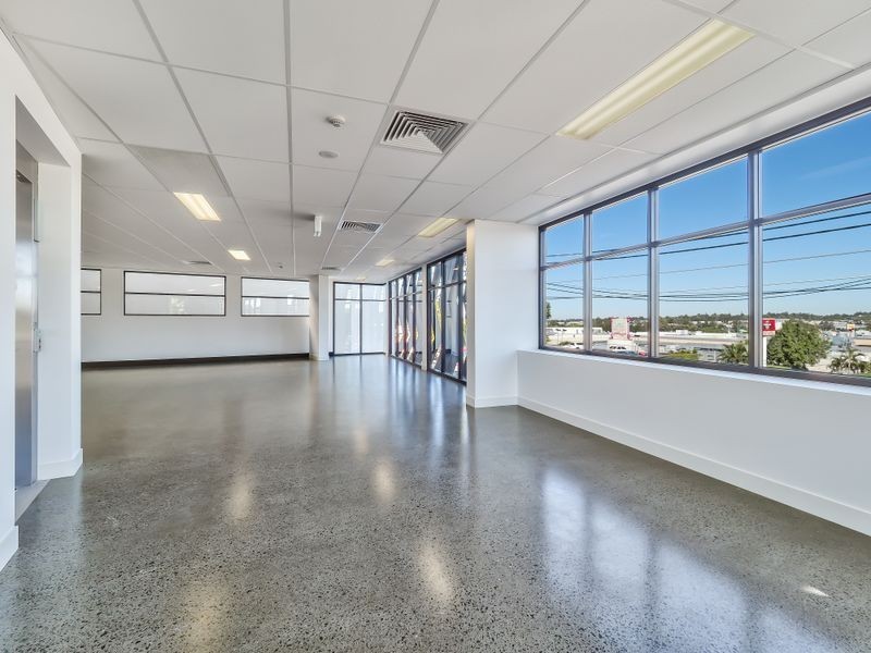 8 Cinderella Drive, Springwood QLD 4127