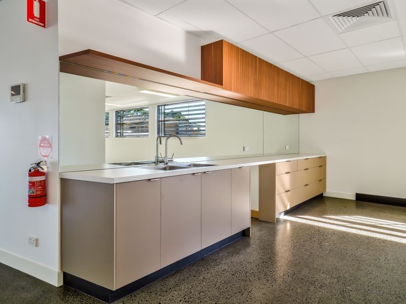 8 Cinderella Drive, Springwood QLD 4127
