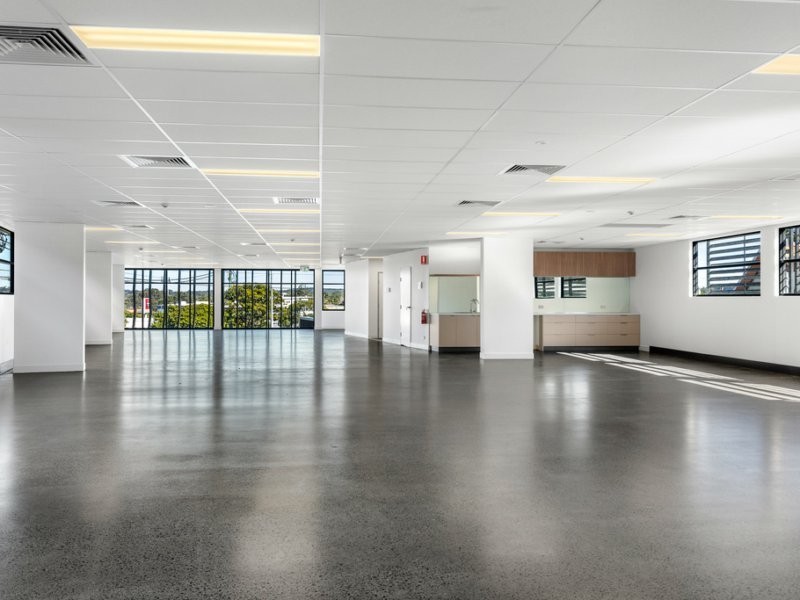 8 Cinderella Drive, Springwood QLD 4127