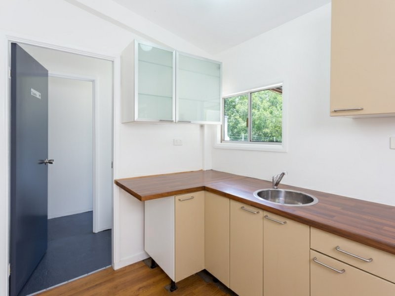 1/6 Staple Street, Seventeen Mile Rocks QLD 4073