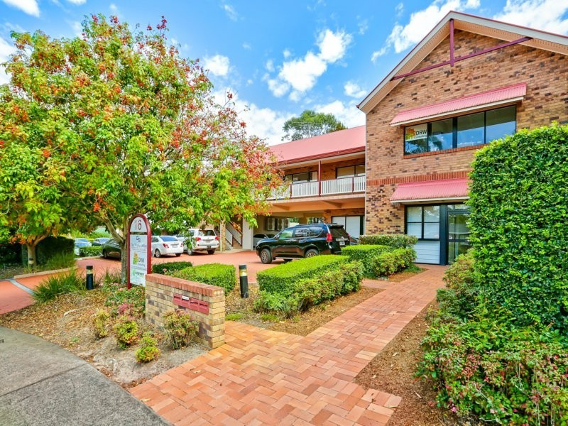 16 Vanessa Boulevard, Springwood QLD 4127