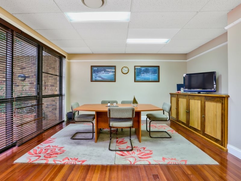 16 Vanessa Boulevard, Springwood QLD 4127