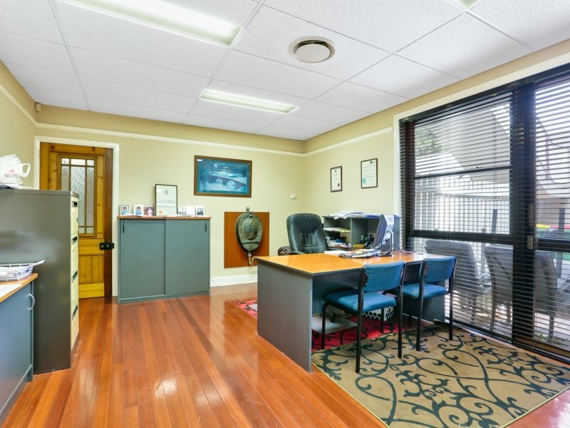 16 Vanessa Boulevard, Springwood QLD 4127