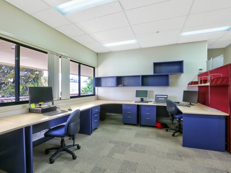 16 Vanessa Boulevard, Springwood QLD 4127