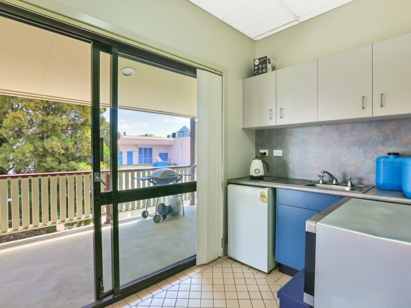 16 Vanessa Boulevard, Springwood QLD 4127