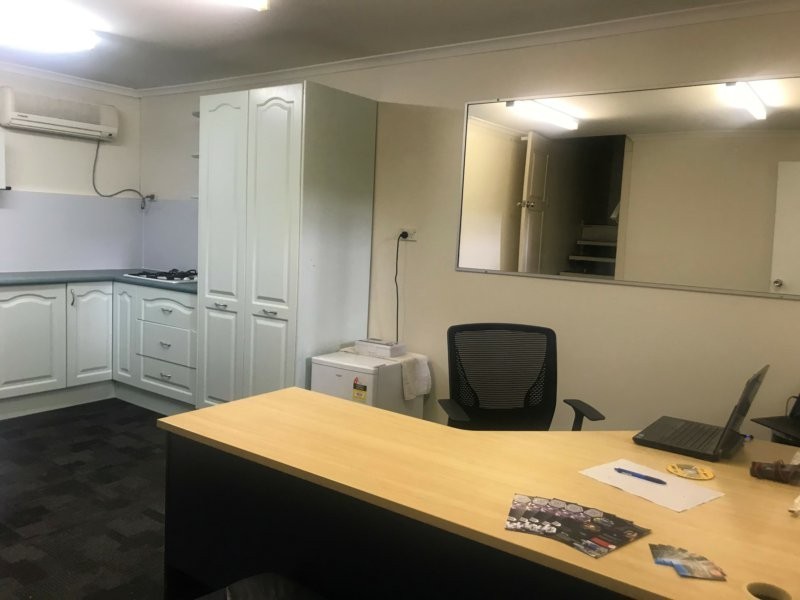 8/3 Industry Place, Capalaba QLD 4157