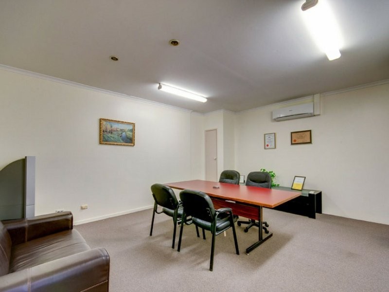 17 & 18/8 Dennis Road, Springwood QLD 4127