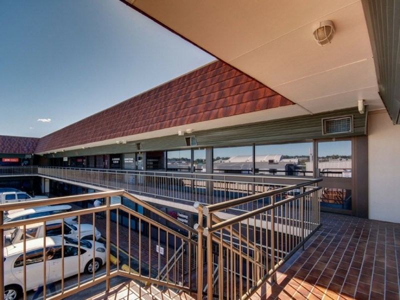 17 & 18/8 Dennis Road, Springwood QLD 4127