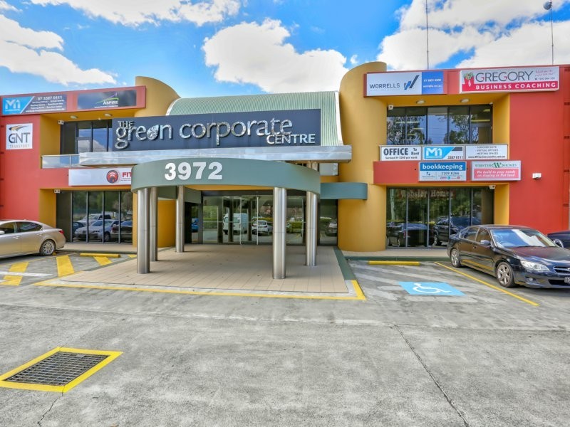 Top Floor/3972 Pacific Highway, Loganholme QLD 4129