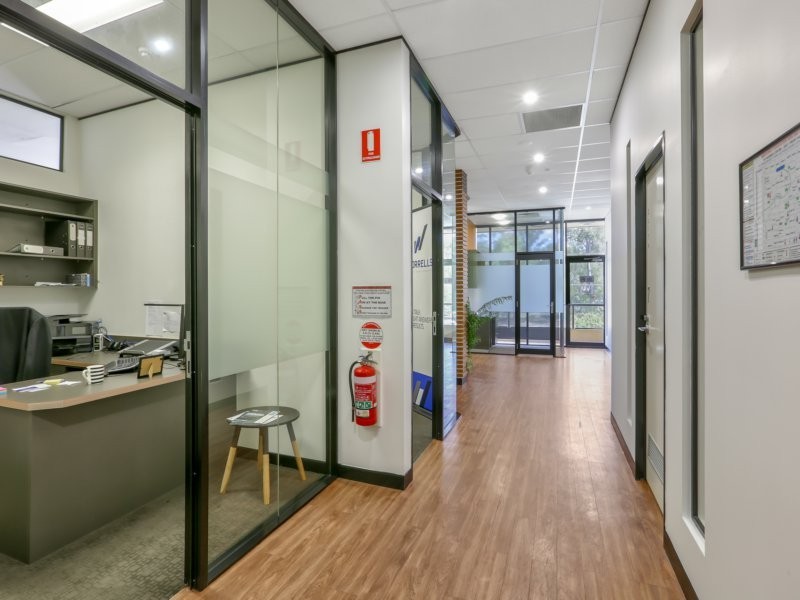 Top Floor/3972 Pacific Highway, Loganholme QLD 4129