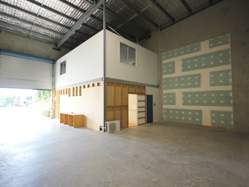 4/8 Riverland Drive, Loganholme QLD 4129