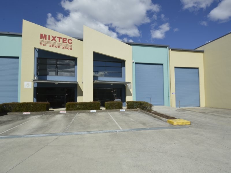 4/8 Riverland Drive, Loganholme QLD 4129