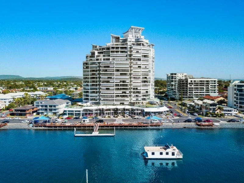 Unit 8 and 9/300 Marine Parade, Labrador QLD 4215