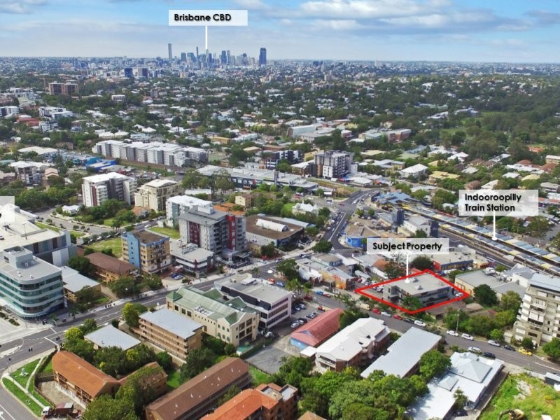 12 Riverview Terrace, Indooroopilly QLD 4068