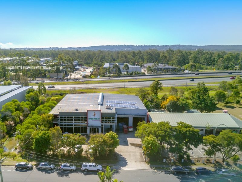 15 Nealdon Drive, Meadowbrook QLD 4131