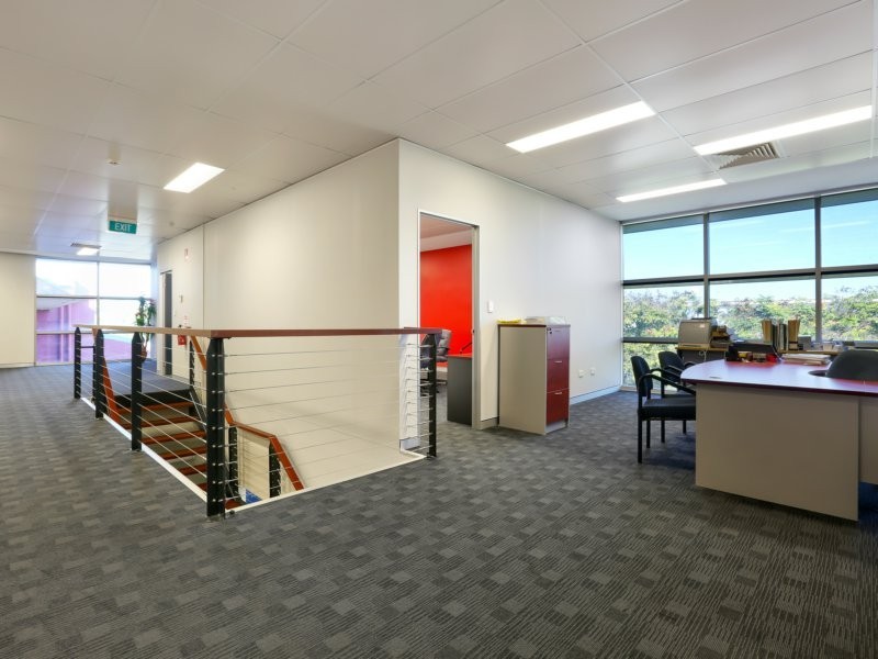 15 Nealdon Drive, Meadowbrook QLD 4131