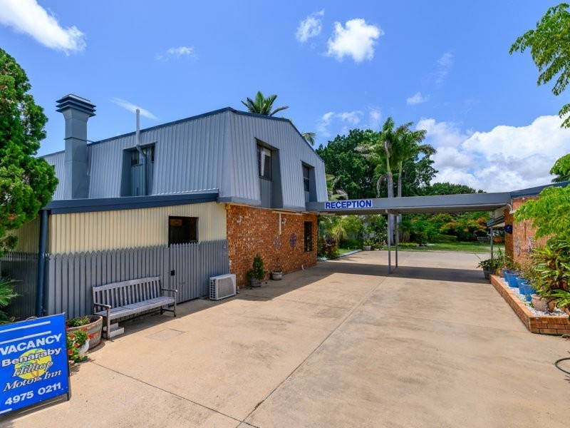 Benaraby Hilltop Motor Inn/48902 Bruce Highway, Benaraby QLD 4680