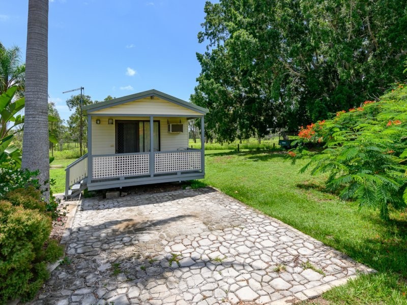 Benaraby Hilltop Motor Inn/48902 Bruce Highway, Benaraby QLD 4680