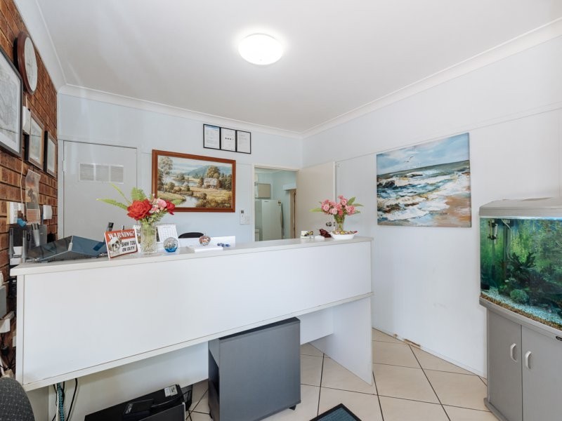 Benaraby Hilltop Motor Inn/48902 Bruce Highway, Benaraby QLD 4680