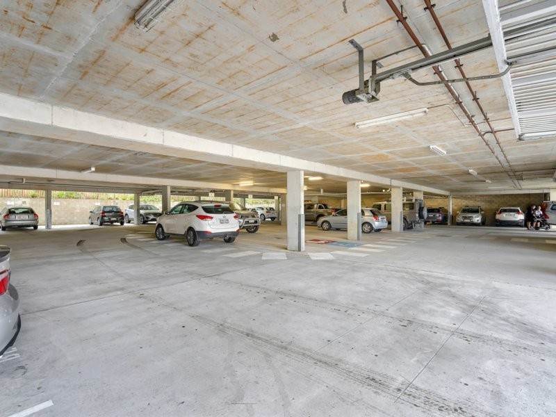 16 Cinderella Drive, Springwood QLD 4127