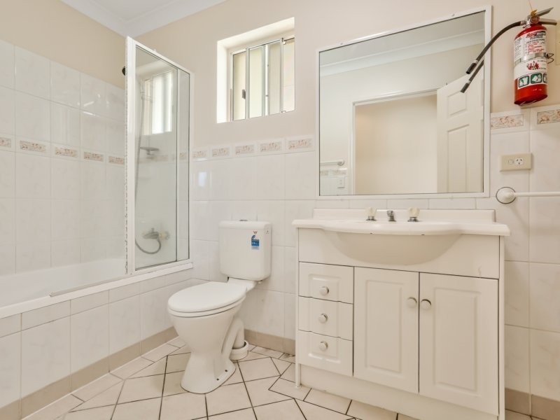 450 Old Cleveland Road, Camp Hill QLD 4152