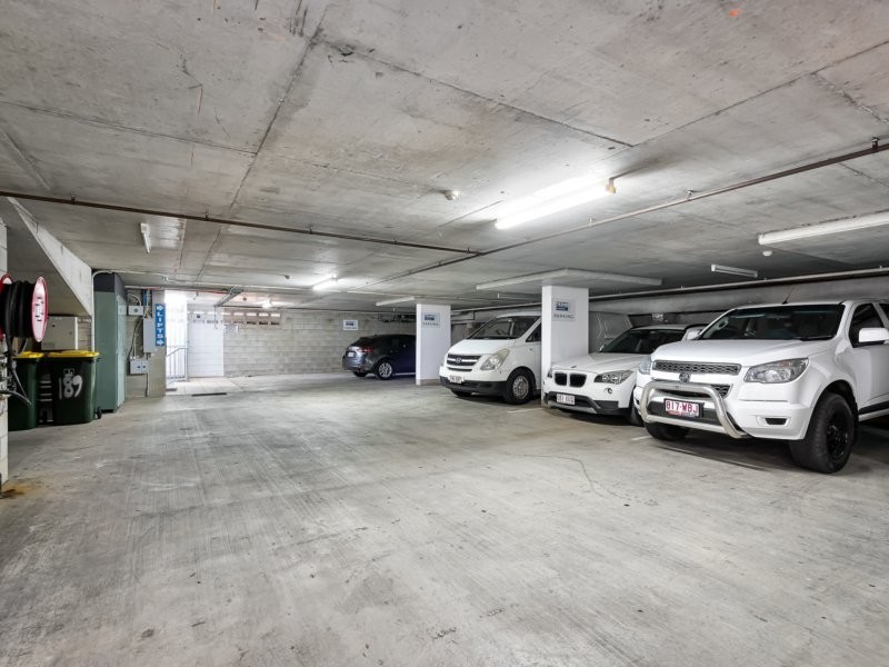 Ground Floor/189 Cavendish Road, Coorparoo QLD 4151