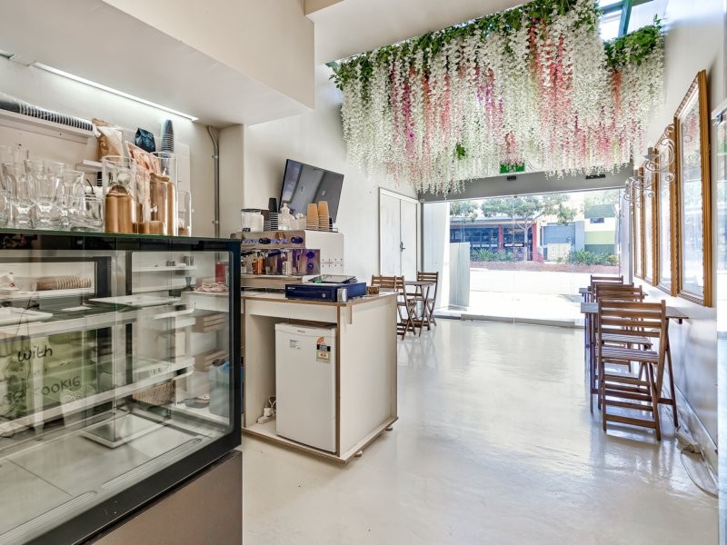 934 Logan Road, Holland Park West QLD 4121