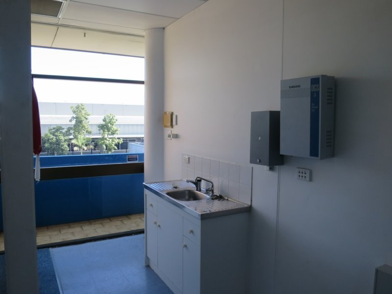 Units 7,9,10-12/84 Wembley Road, Logan Central QLD 4114