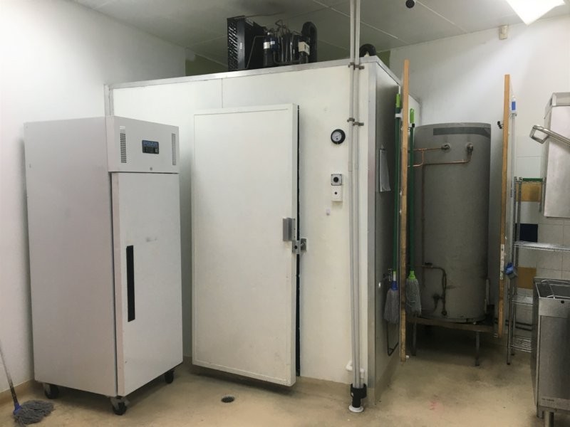 Shop 5/377 Cavendish Road, Coorparoo QLD 4151