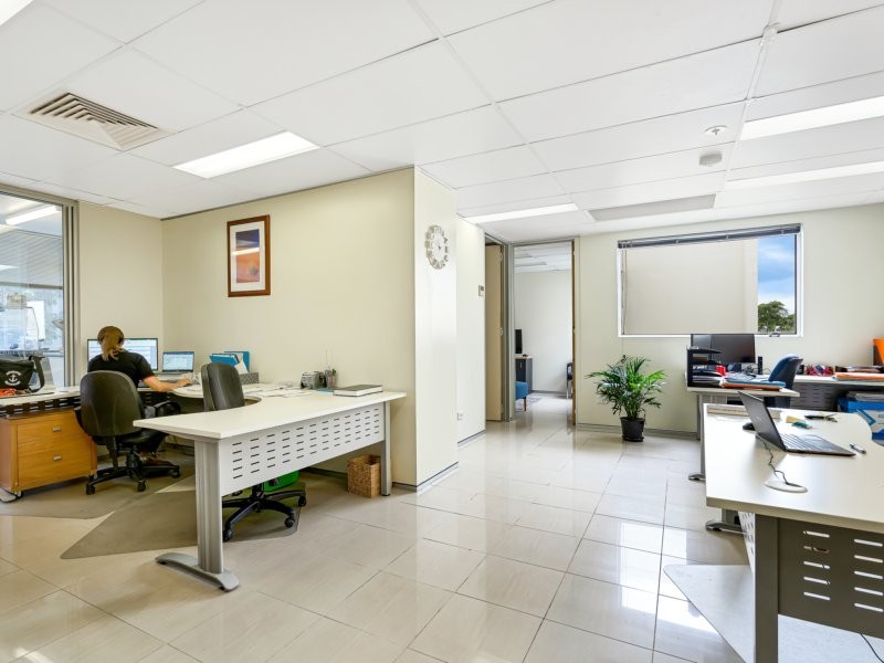 92 Cleveland Street, Greenslopes QLD 4120