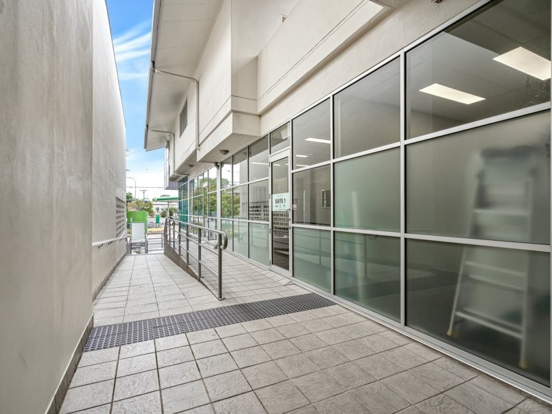 92 Cleveland Street, Greenslopes QLD 4120