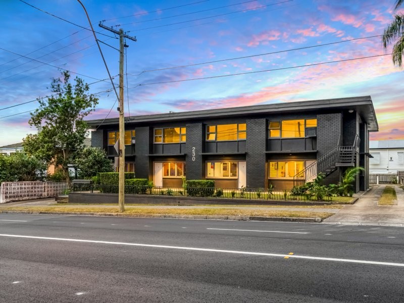 230 Cavendish Road, Coorparoo QLD 4151