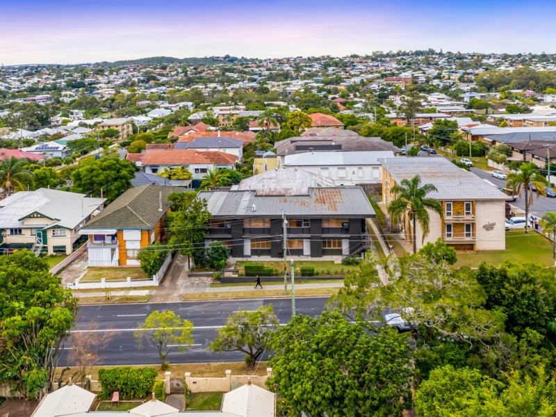 230 Cavendish Road, Coorparoo QLD 4151