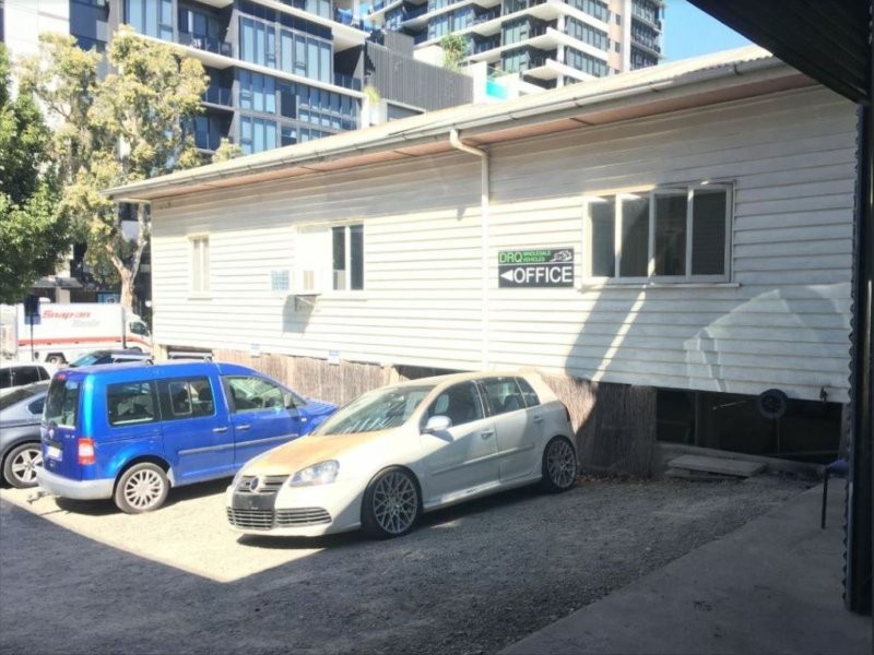 27 Railway Terrace, Milton QLD 4064