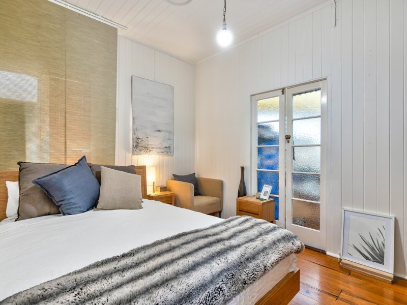 1 Fairley Street, Indooroopilly QLD 4068