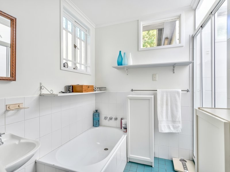 1 Fairley Street, Indooroopilly QLD 4068